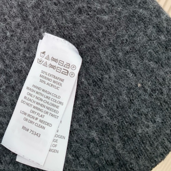 🍀 3/$30 Nanette Lepore extrafine merino wool blend cardigan sweater gray grey XS - Picture 4 of 9